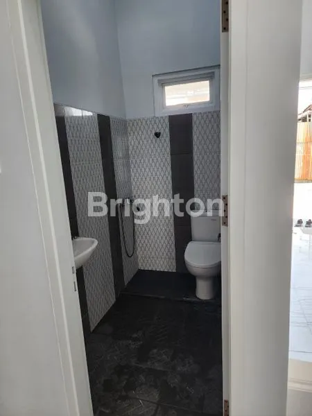 image RUMAH BARU 2LT SIAP HUNI SELANGKAH KE GALAXY MALL & RAYA MERR & KAMPUS WM KALIJUDAN (6)