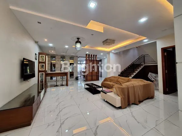 image DREAM HOUSE (2)