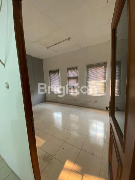 image RUKO 4 LANTAI TERMASUK BASEMENT DI SENTRA BISNIS TANJUNG DUREN (3)