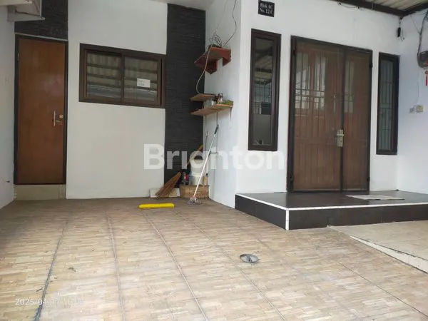 TURUN HARGA DIJUAL CEPAT RUMAH BAGUS TERAWAT BERSIH DAN RAPI DALAM KOMPLEK PERUMAHAN GREEN VILLE