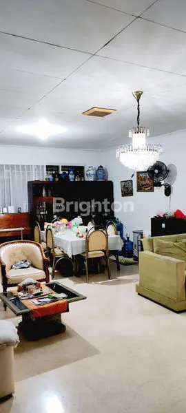 image RUMAH 1 LANTAI AREA KOMPLEK PERUMAHAN STRATEGIS DEKAT DENGAN MALL & RUMAH SAKIT, BEBAS BANJIR DI MERUYA, JAKARTA BARAT (4)