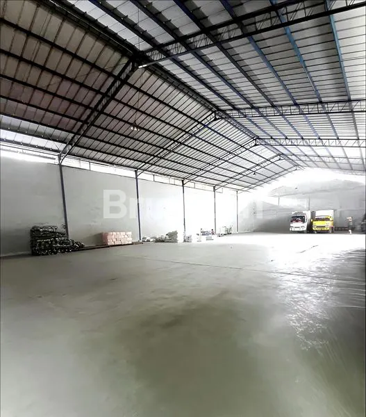 image GUDANG LUAS. 1.248 M2. MEDAN - SAMPALI. POSISI PINGGIR JALAN. KONDISI BAGUS, TERAWAT. 5 MENIT KE TOL HAJI ANIEF (6)