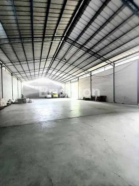 image GUDANG LUAS. 1.248 M2. MEDAN - SAMPALI. POSISI PINGGIR JALAN. KONDISI BAGUS, TERAWAT. 5 MENIT KE TOL HAJI ANIEF (5)