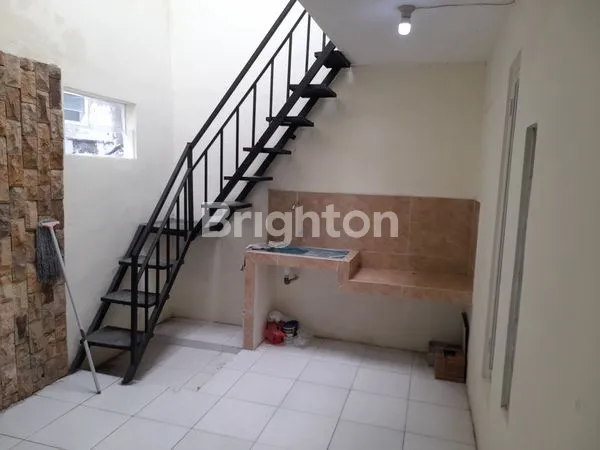 image RUMAH RENOVASI 1,5 LANTAI JALAN WILIS TROPODO-SIDOARJO (7)