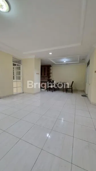 RUMAH 2 LANTAI SIAP HUNI PERMATA BUANA KEMBANGAN