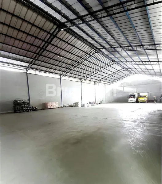 image DIJUAL GUDANG JL. MEDAN SAMPALI-POSISI PINGGIR JALAN-BISA AKSES CONTAINER 40 FEET - SIAP PAKAI - BAGUS & TERAWAT (3)