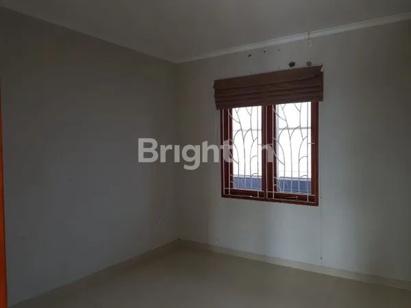 image JUAL CEPAT RUMAH SIAP HUNI DI CHERRY FIELD,ONE GATE SISTEM,AMAN N TENANG (3)