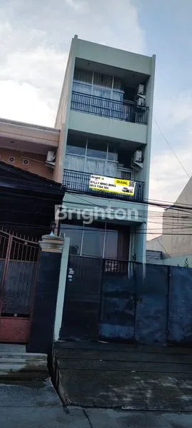 image RUMAH TINGGI  3,5 LANTAI, STRATEGIS PINGGIR JALAN, MANGGA , DURI KEPA, JAKARTA BARAT (1)