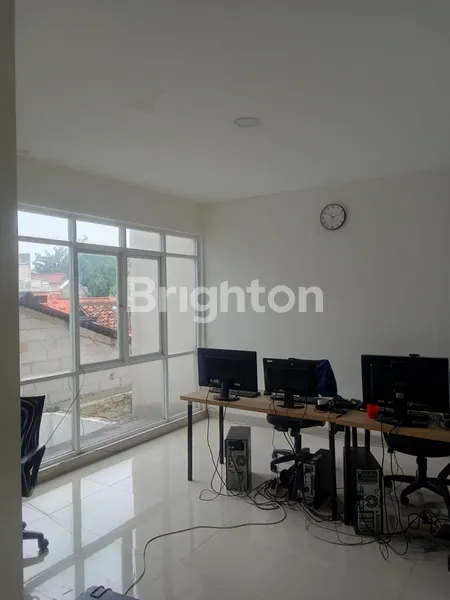 image RUMAH STRATEGIS DEKAT LABSCHOOL DALAM KOMPLEK CIRENDEU TANGERANG SELATAN (7)