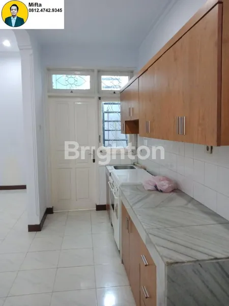 image DIJUAL RUMAH SIAP HUNI DI RAWAMANGUN – LOKASI STRATEGIS DEKAT MALL ARION, JALAN LEBAR & BEBAS BANJIR (4)