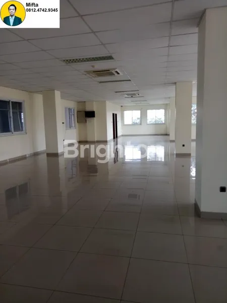 DISEWAKAN GEDUNG KANTOR 6.5 LANTAI BRAND NEW – LOKASI PRIME JL. RADEN SALEH, CIKINI JAKARTA PUSAT