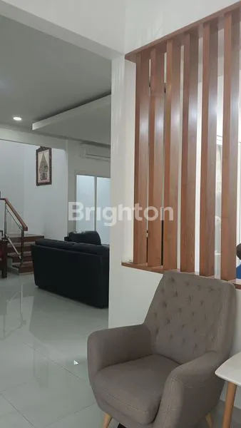 image RUMAH DI SOLO DENGAN DESAIN MODERN DAN LINGKUNGAN YANG TENANG DEKAT DENGAN MANAHAN KOTA SOLO (2)