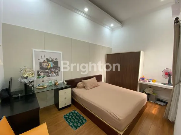 image RUMAH DI PERUMAHAN SEKARDANGAN (8)