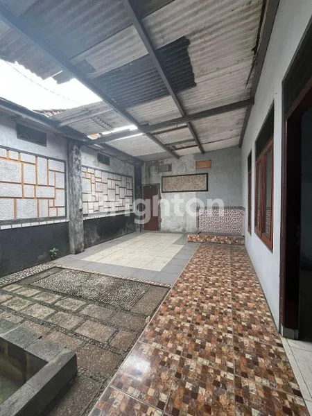 image RUMAH STRATEGIS PINGGIR JALAN AKSES MUDAH (6)