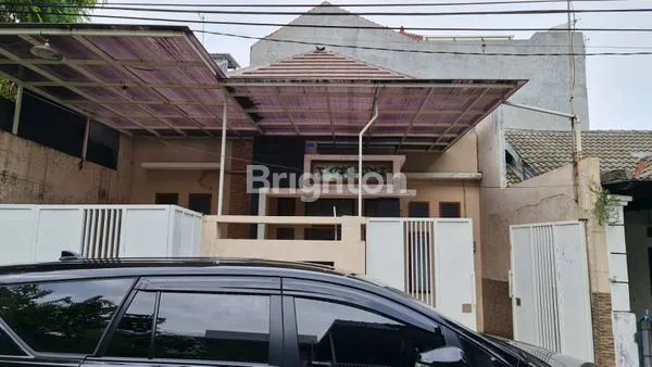 image RUMAH BAGUS 1.5  LANTAI, SIAP DITEMPATI, SEMI FURNISH, SUDAH TINGGI DARI ROW JALAN (1)