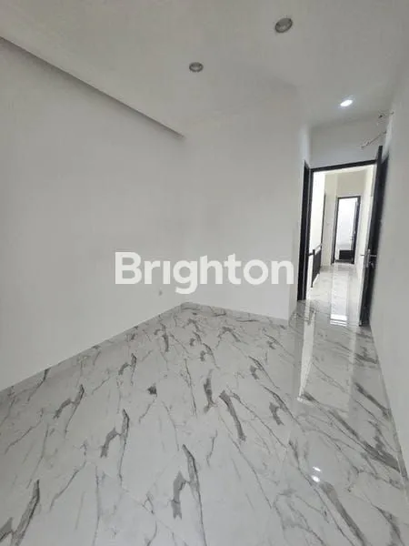 image RUMAH BARU  CANTIK 3 LANTAI TAMAN RATU JAKBAR BEBAS BANJIR (6)