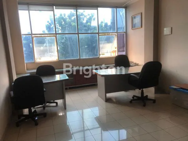 image RUKO 4 LANTAI DI MERUYA, COCOK UNTUK KANTOR, KLINIK DLL (4)