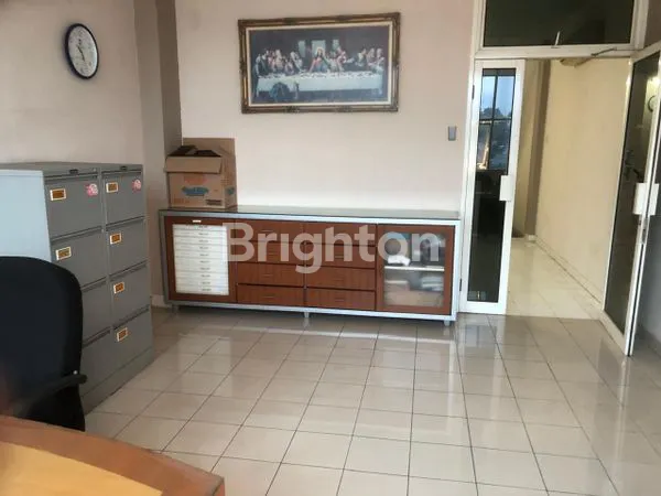 image RUKO 4 LANTAI DI MERUYA, COCOK UNTUK KANTOR, KLINIK DLL (2)