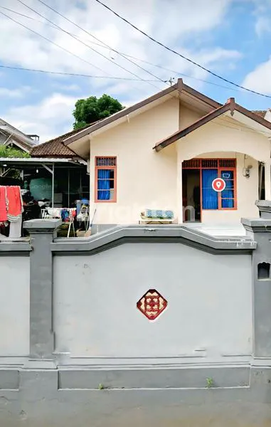 image RUMAH CANTIK 1 LANTAI DENGAN HALAMAN LUAS & STRATEGIS DI JIMBARAN, KUTA, BALI. (1)