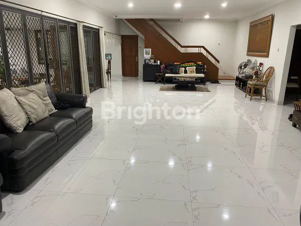 image RUMAH DI KEBAYORAN BARU JAKARTA SELATAN (6)