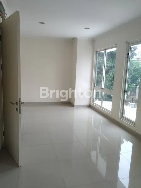 image RUMAH DI GADING SERPONG CLUSTER THOMSON SCIENTIA GARDEN POSISI HOEK (3)