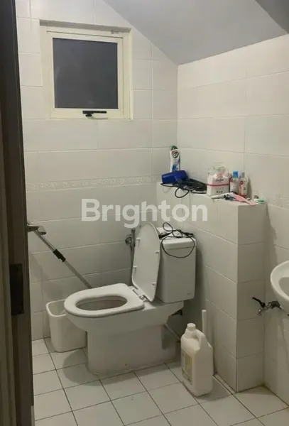 image RUMAH 2 LANTAI BSD BAGUS SIAP HUNI AMAN NYAMAN LOKASI STRATEGIS (3)