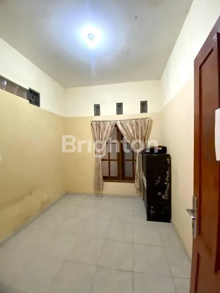 image RUMAH LUAS  DAN LEGA 2 LANTAI DI JUAL DI KEPANJEN MALANG  (5)