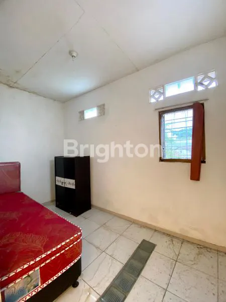 image RUMAH LUAS  DAN LEGA 2 LANTAI DI JUAL DI KEPANJEN MALANG  (6)