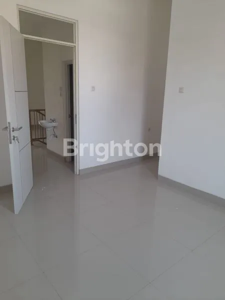 image RUMAH MODERN KUTISARI INDAH SIAP HUNI (6)