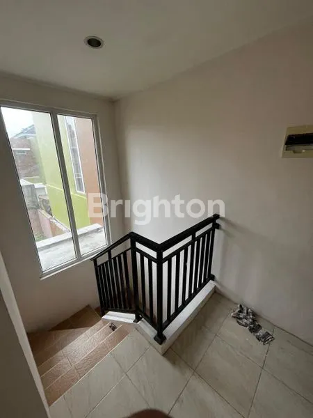 image RUMAH MODERN  2 LANTAI SIAP HUNI — SPRINGHILL RESIDENCE! (4)