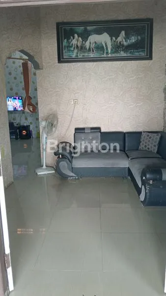 image RUMAH SIAP HUNI PINGGIR JALAN DI WIDURI BANGETAYU SEMARANG (2)