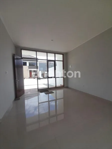 image HUNIAN MODERN SIAP HUNI, DEKAT TRANSMART (7)