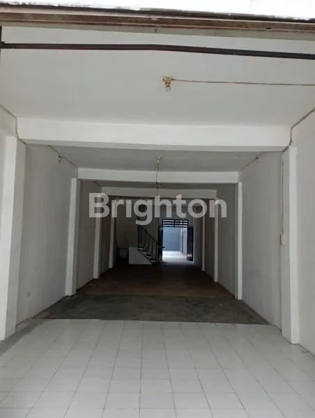 image RUMAH 3 LANTAI JEMBATAN LIMA ROW 2 JALAN (2)