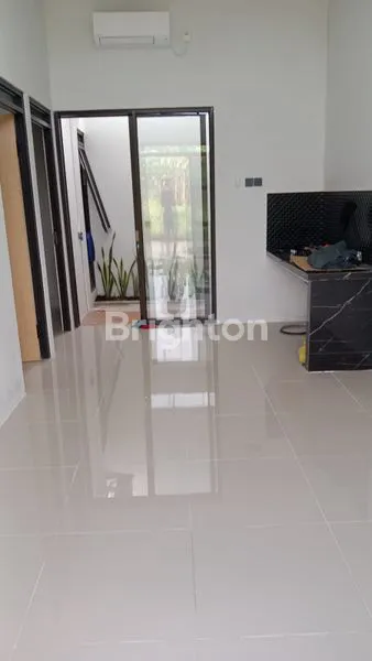 image RUMAH MEWAH DEKAT JALAN RAYA PASAR MRANGGEN  (2)