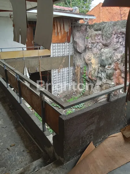 image RUMAH TENGAH KOTA JALAN LEGUNDI SURABAYA PUSAT SELANGKAH KE MALL GRAND CITY KUSUMA BANGSA (3)