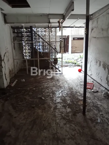 image RUMAH TENGAH KOTA JALAN LEGUNDI SURABAYA PUSAT SELANGKAH KE MALL GRAND CITY KUSUMA BANGSA (4)