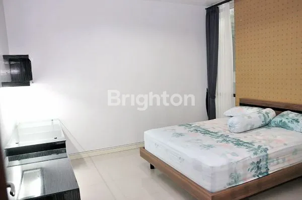 image RUMAH MEWAH FULL FURNISHED DI RIVERSIDE (4)