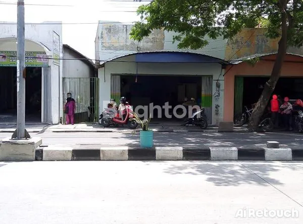 TOKO DAN KOS KOSAN NOL JALAN RAYA DEKAT JEMBATAN SURAMADU