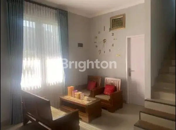 image RUMAH CANTIK 3 LANTAI DENGAN PEMANDANGAN YANG INDAH DI CIMANGGU PABUARAN (2)