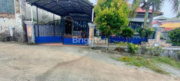 RUMAH BESAR DI PERUMAHAN RENGGANIS BALIKPAPAN