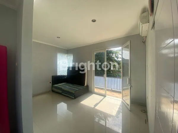 image RUMAH CANTIK 3 LANTAI DENGAN PEMANDANGAN YANG INDAH DI CIMANGGU PABUARAN (4)