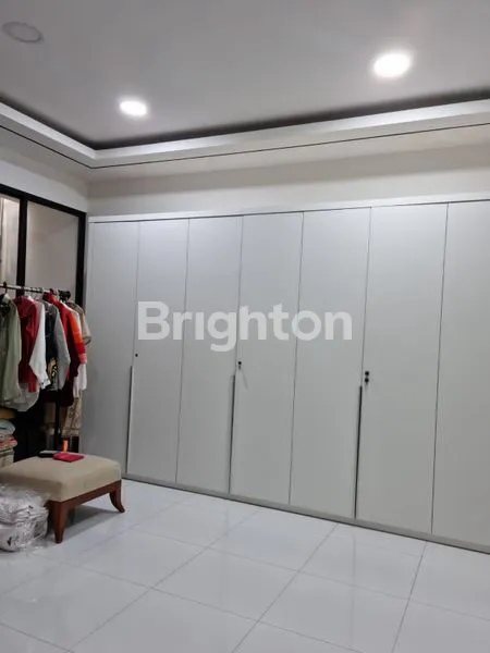 image DIJUAL RUMAH 2,5 LANTAI SIAP HUNI AMAN, TENANG, NYAMAN, STS SUNTER (5)