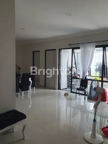 image RUMAH MEWAH DENGAN 5 KAMAR TIDUR, SHM, DI GRAND WISATA BEKASI AMAN DALAM CLUSTER DEKAT 2 TOL, MALL, RUMAH SAKIT,  CLUB HOUSE (2)