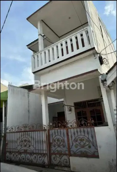 image RUMAH MINIMALIS 2 LANTAI DI AREA KOMPLEK PERUMAHAN  (1)