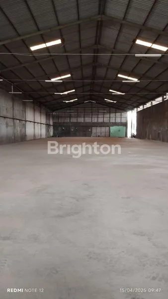 image GUDANG KOSONG SIAP PAKAI LUAS 1500 METER DI KP LANBOW SENTUL (2)