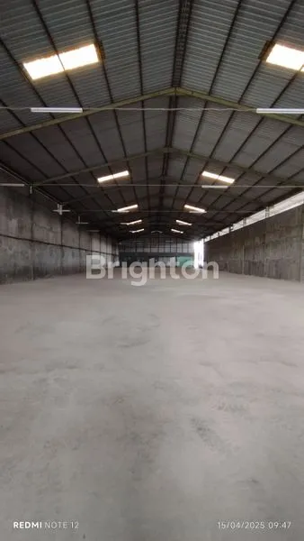 image GUDANG KOSONG SIAP PAKAI LUAS 1500 METER DI KP LANBOW SENTUL (3)