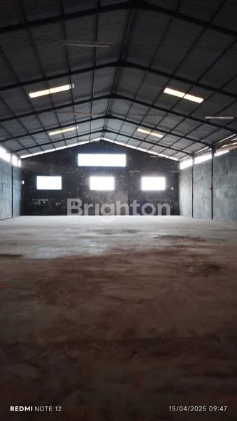 image GUDANG KOSONG SIAP PAKAI LUAS 1500 METER DI KP LANBOW SENTUL (4)