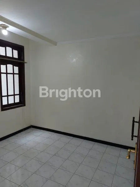 image RUMAH 1,5 LANTAI SURABAYA BARAT (7)