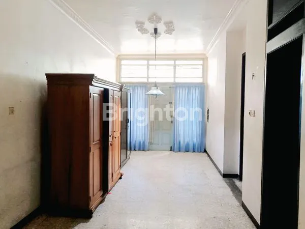 image RUMAH HOEK PINGGIR JALAN RAYA 2 LANTAI, STRATEGIS COCOK UNTUK HUNIAN MEWAH, KANTOR, F&B, MINIMARKET, KOS-KOSAN, TANJUNG DUREN, JAKARTA BARAT. (8)