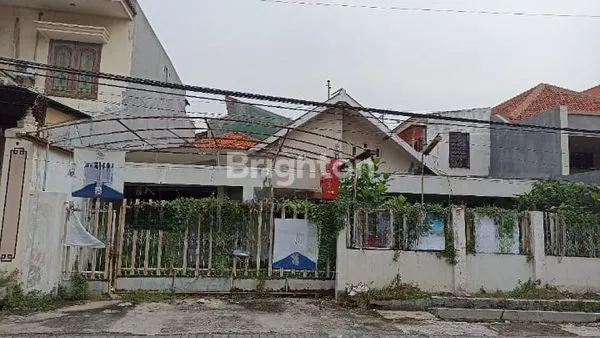 image RUMAH REMEK , MURAH, JALAN MOJOARUM, SURABAYA. COCOK UNTUK INVESTOR. STRATEGIS, SELANGKAH KE DHARMAHUSADA, MERR, GALAXY MALL, UNAIR, RS DR.SOETOMO. (1)